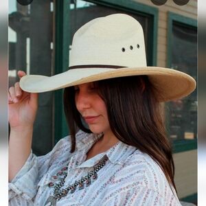 DALLAS HATS Men's Cream Cowboy Hat with Brown Band